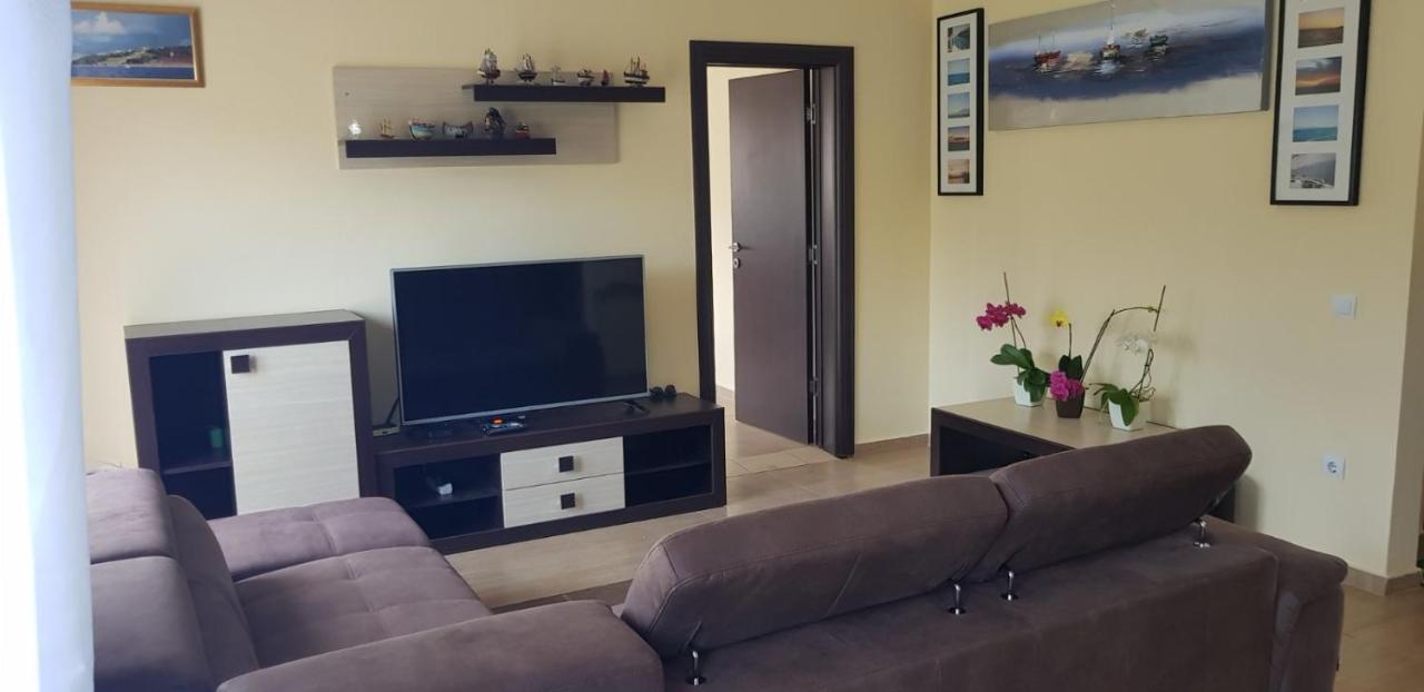 Villa Persik Utjeha Bagian luar foto
