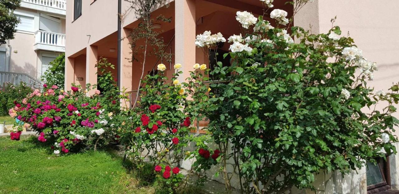 Villa Persik Utjeha Bagian luar foto