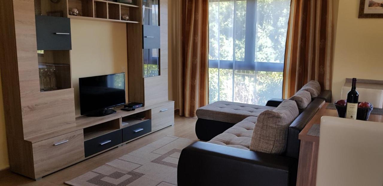 Villa Persik Utjeha Bagian luar foto